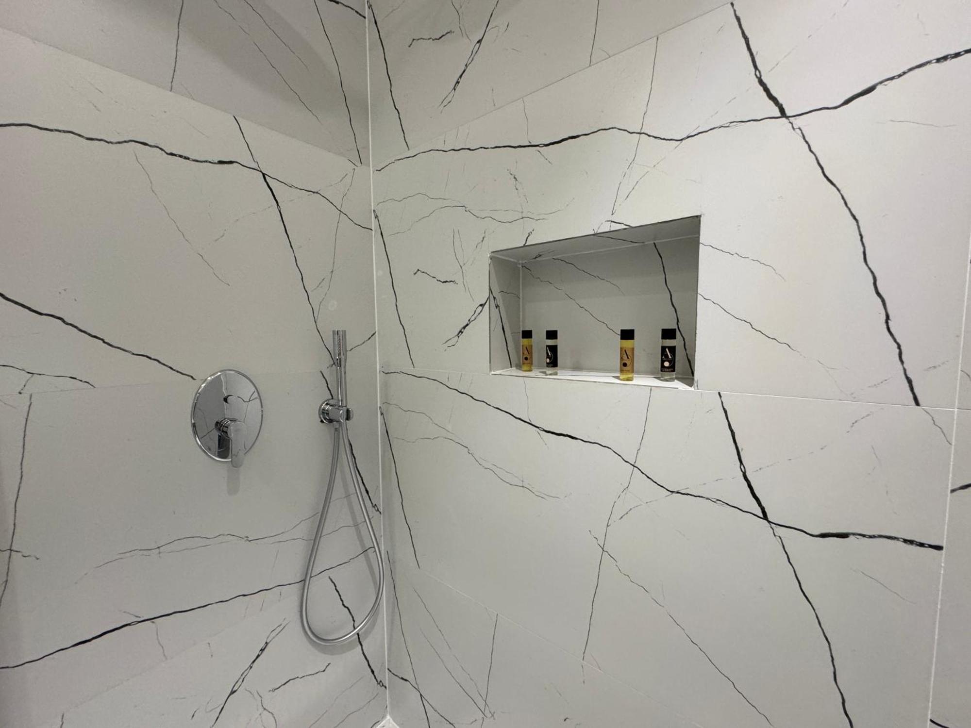 Twins Hotel Wlora Zewnętrze zdjęcie