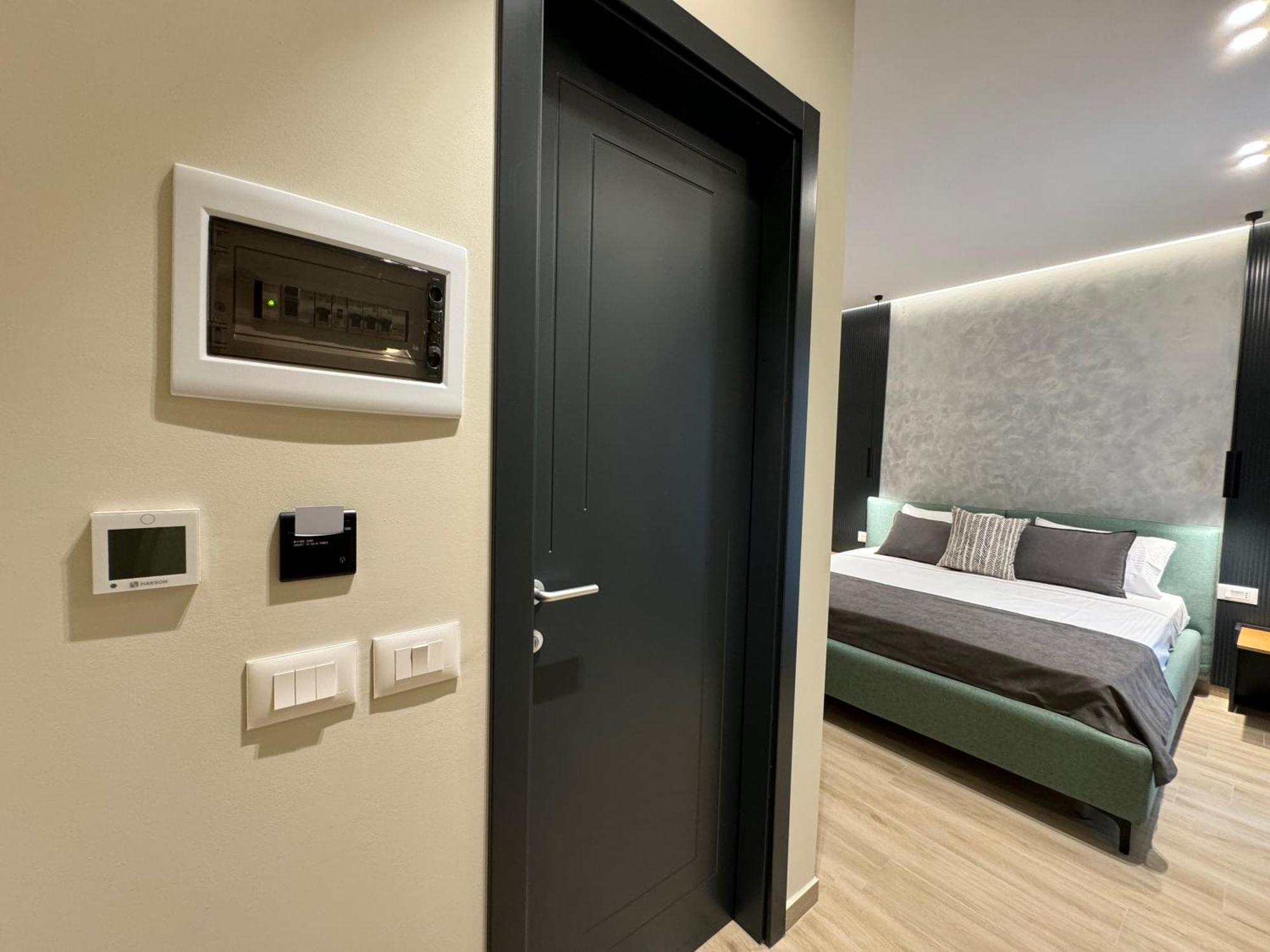 Twins Hotel Wlora Zewnętrze zdjęcie