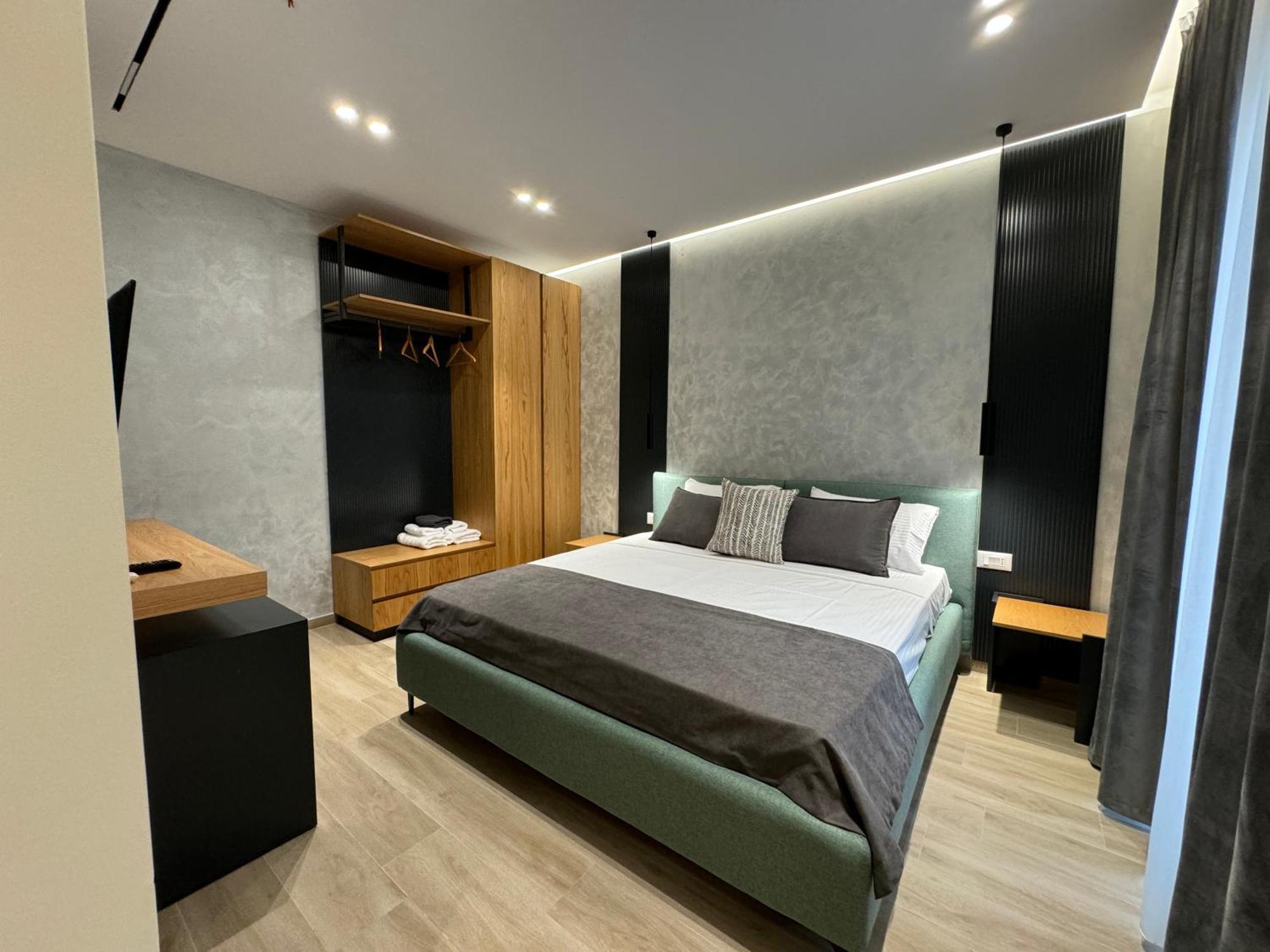 Twins Hotel Wlora Zewnętrze zdjęcie