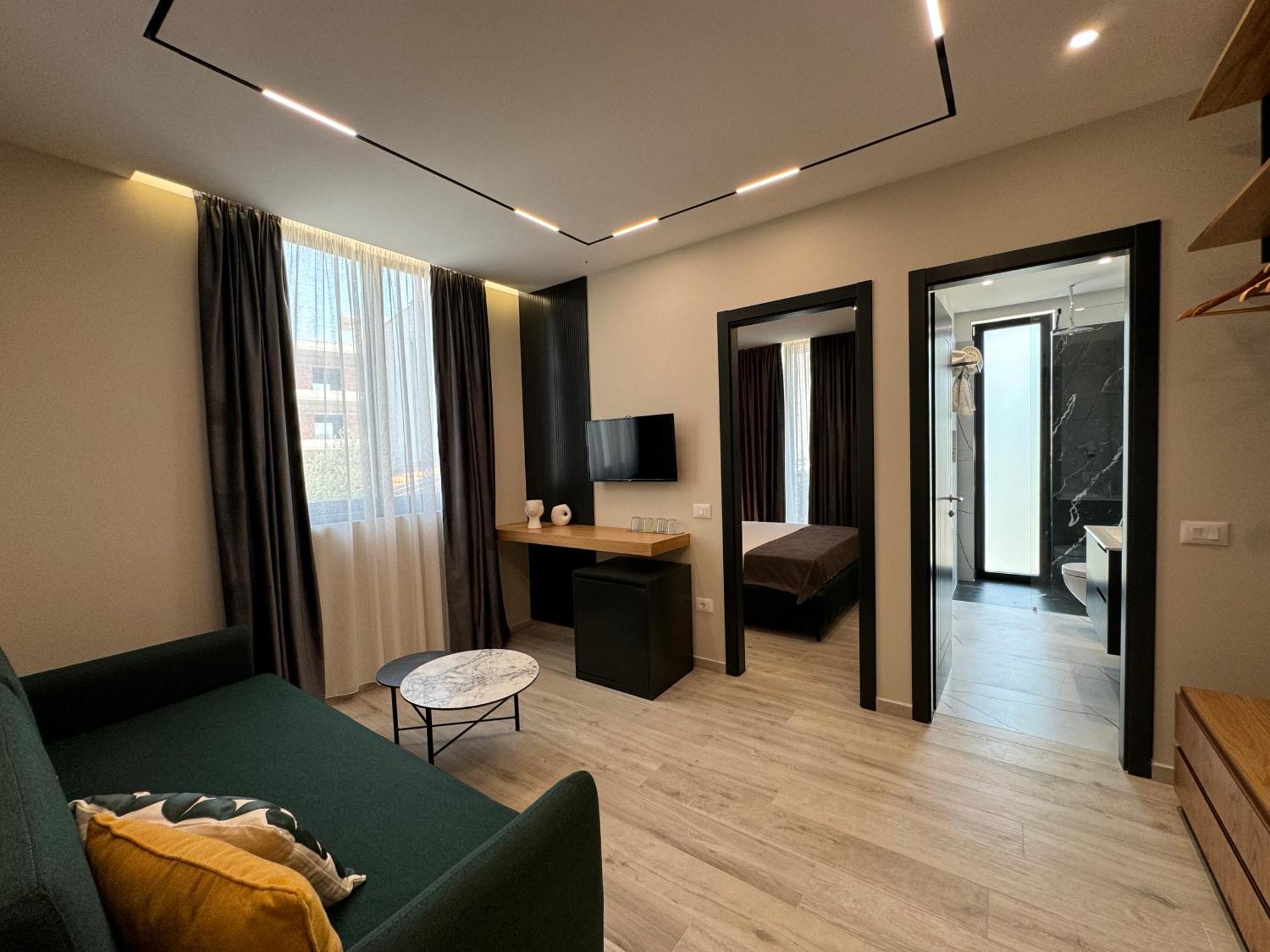 Twins Hotel Wlora Zewnętrze zdjęcie