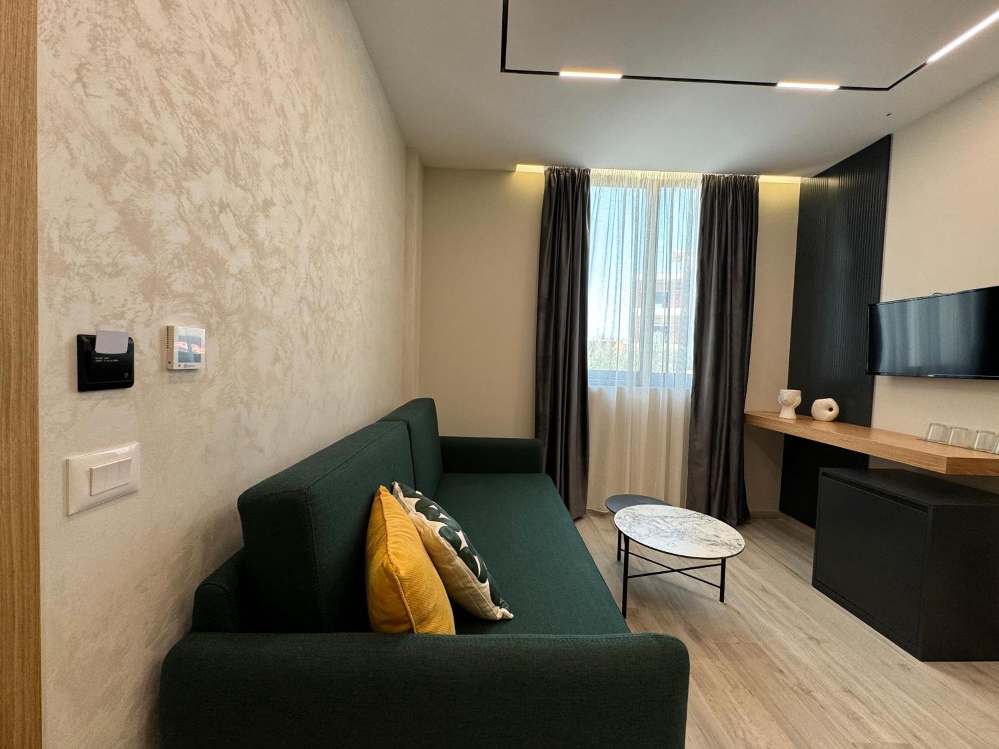 Twins Hotel Wlora Zewnętrze zdjęcie