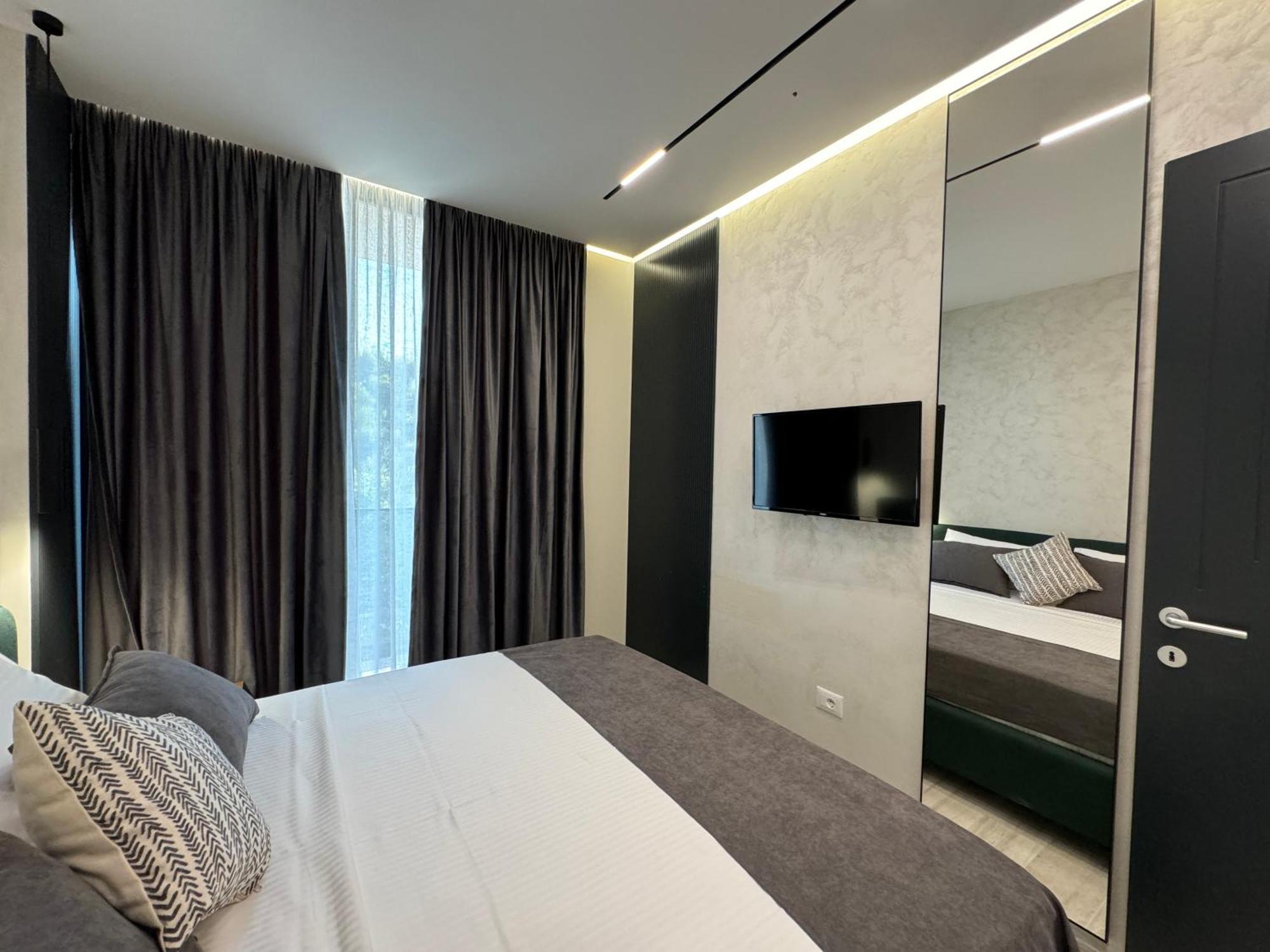 Twins Hotel Wlora Zewnętrze zdjęcie