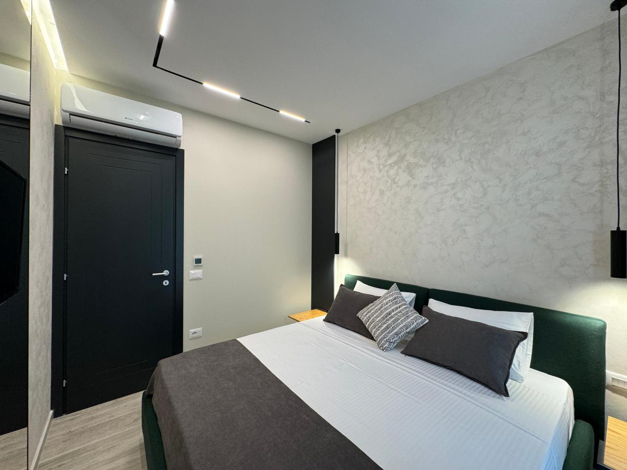 Twins Hotel Wlora Zewnętrze zdjęcie
